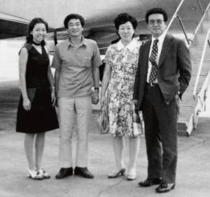 1982年具滋暻夫妇与具本茂、金暎湜夫妇