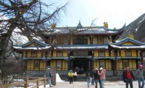 黄龙古寺
