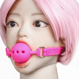 口塞(1)一种常见的虐恋用具,可以封堵口部或者使嘴