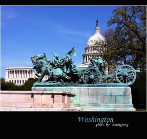 美国国会大厦外的雕塑