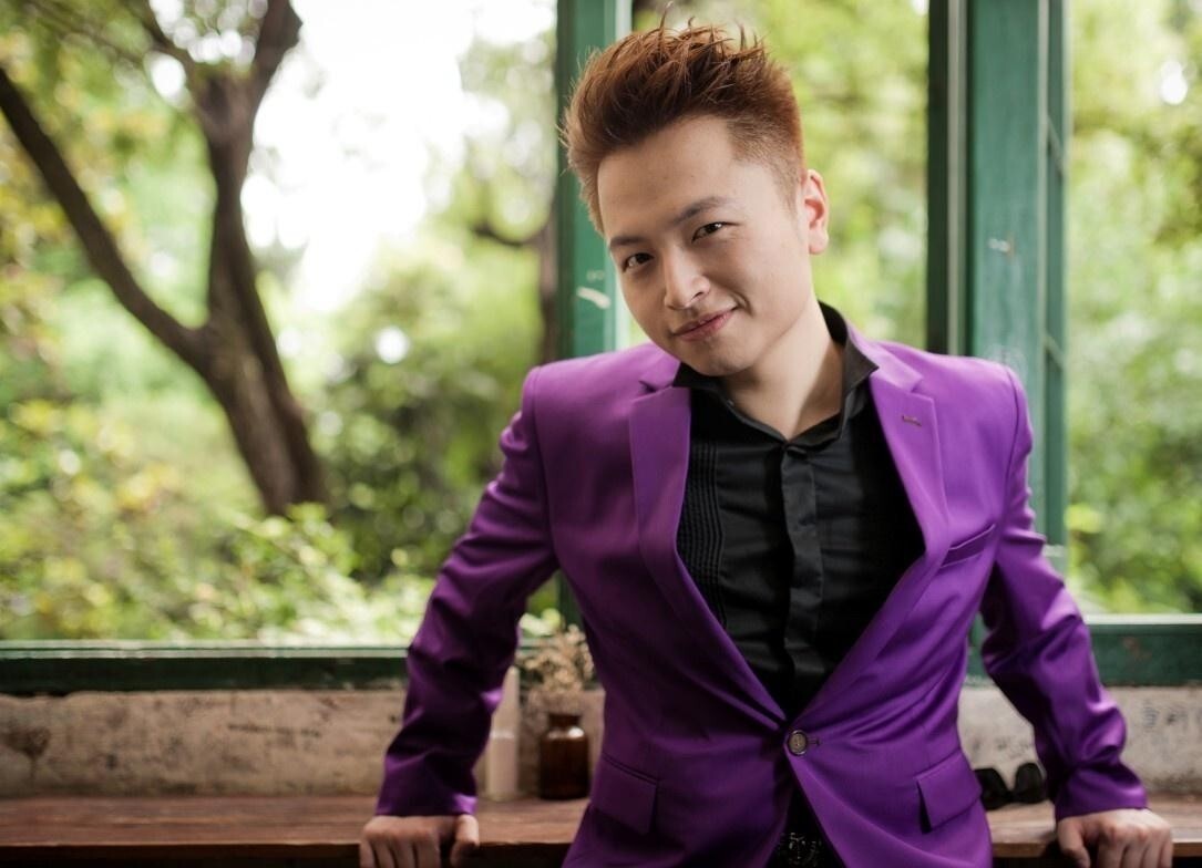 冯博(主持人跨界艺术家)