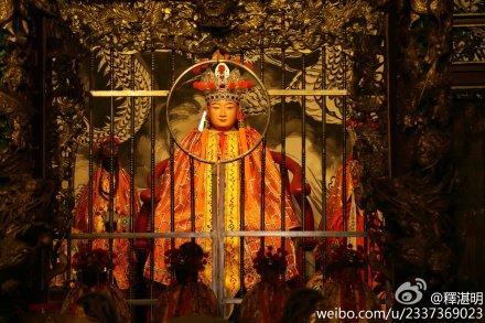 台湾嘉义县鹿草乡碧潭龙湖宫三代祖师金身
