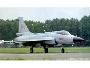 fc-1枭龙04架准备试飞