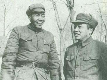 彭德怀和副司令员张宗逊在西北前线