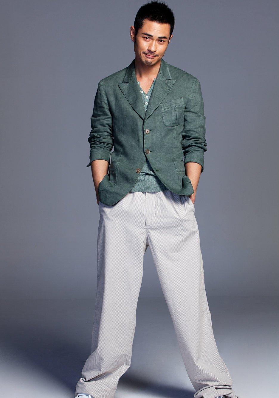 郑嘉颖代言报价,2020明星翻包植入档期,商演出场费-华语万星传媒