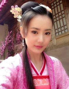 《隋唐英雄4》刁月娥(千景 饰) 《隋唐英雄4》刁月娥(千景 饰)