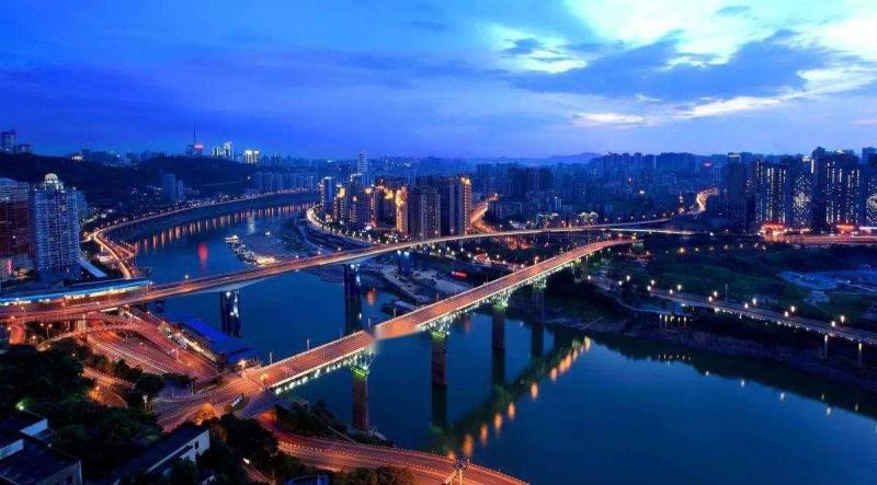 渝澳大桥夜景（左一）