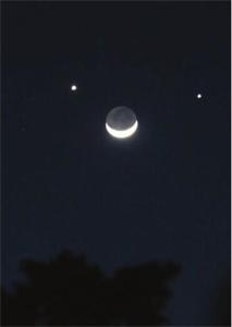 双星伴月