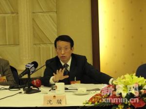 沈骏接受采访