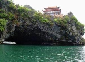 龙岩水洞