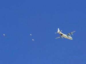 中国运-9空投3辆ZBD-03空降战车