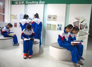 初中楼读书角
