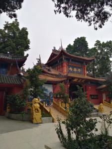 平乐寺与严君平墓