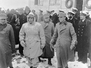 1948年，冈萨雷斯·魏地拉总统在奥希金斯南极科考站