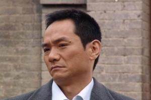 编辑家比天大剧情介绍 第一集家比天大-剧照上个世纪八十年代中期,某