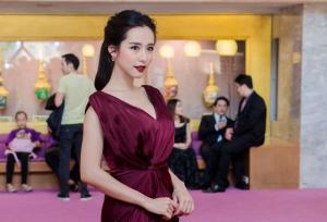 参加颁奖典礼造型