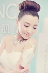 “素肌美人”活动照