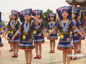 “尼达妮”演唱壮语山歌