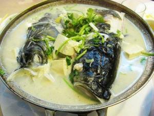 咸鱼头豆腐汤