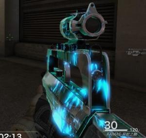 风暴战区FAMAS