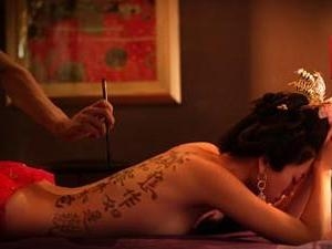 邵小珊夜宴裸替