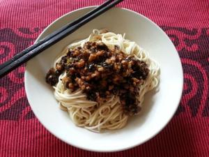肉臊子干拌面怎么调 300