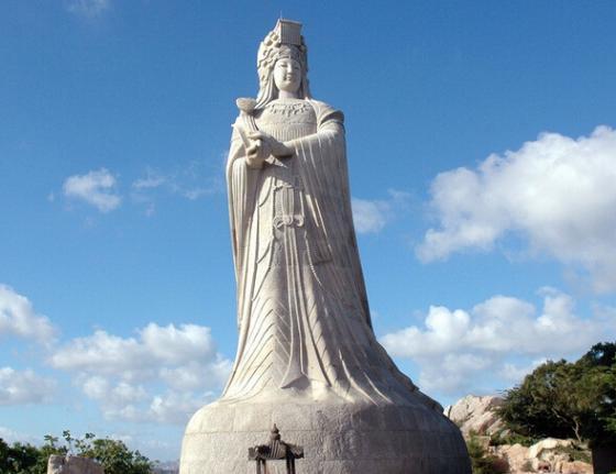 海南日月湾妈祖雕像图片