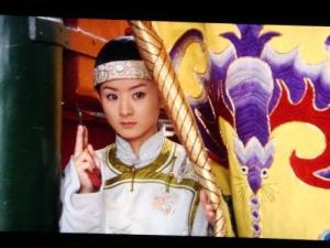 陈馨儿（赵丽颖饰演）