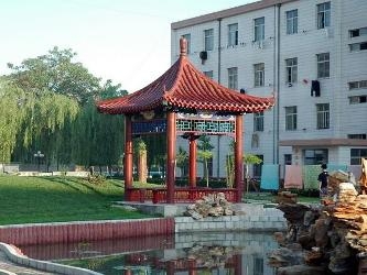 河北正定中学校园一角