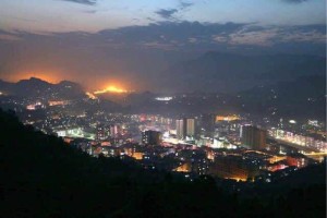 南坝镇城市夜景俯瞰