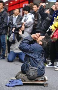 李小辉喊叫轻生者