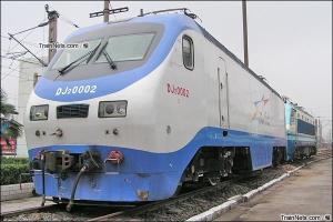 DJ2型0002号机车