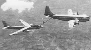 B-47E与KC-97进行空中加油