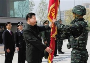 习近平视察特警学院并为“猎鹰突击队”授旗