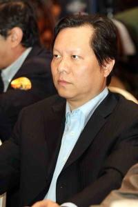飞乐集团董事长钟雄兵
