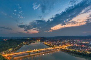 嘉陵江畔阆中城