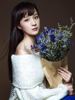 李依伊