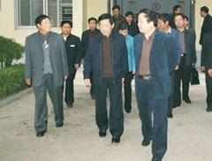 省委副书记王全书到母校视察