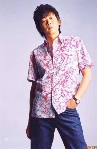 《给s》是一首由老狼演唱的歌曲,收录在专辑