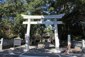 供奉破魔箭的日本鹤冈八幡宫