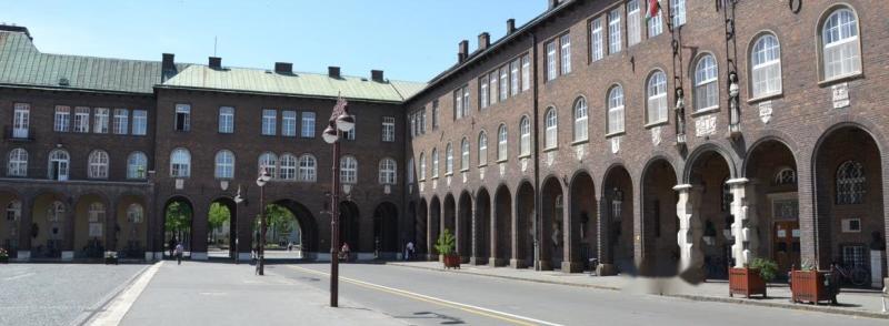 大教堂广场-赛格德大学科学与信息学院大楼
