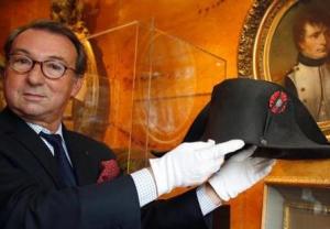 拿破仑标志性双角帽