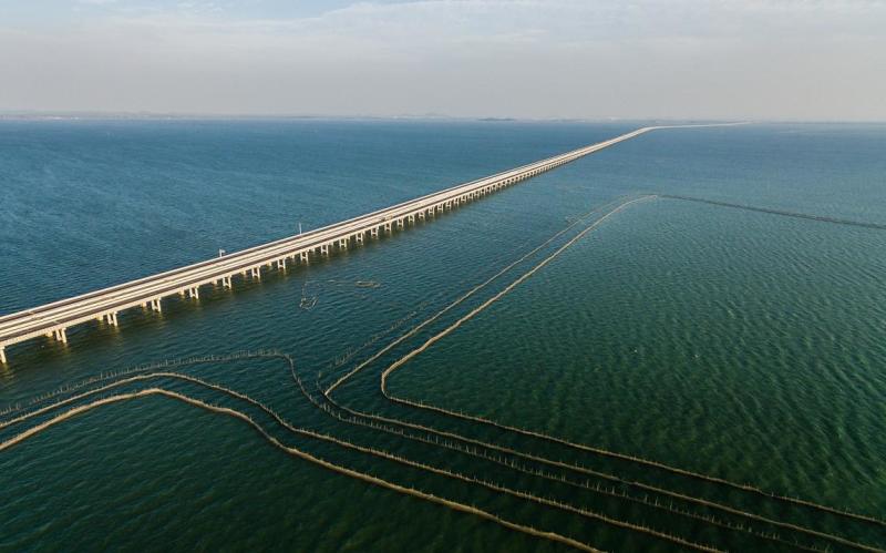 石臼湖中心宁高新通道两侧湖面