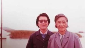 王承书（右）