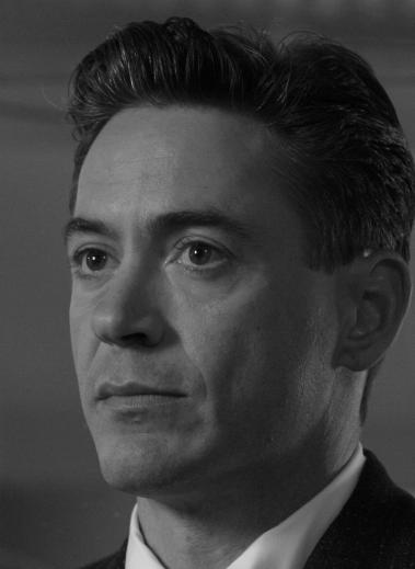 乔(小罗伯特·唐尼 饰)