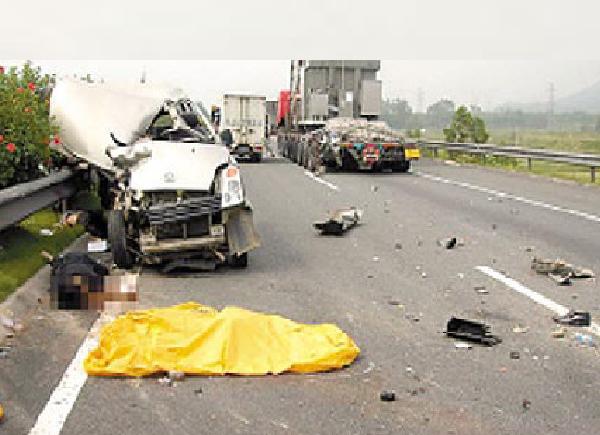 盘州高速公路车祸 0