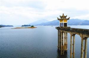 灵东湖