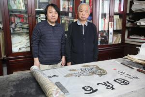 邵华泽将军（右）与李笑天（左）