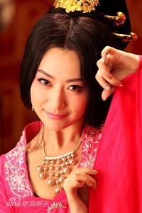2012年《隋唐英雄》:刘晓庆饰演萧美娘;2013年《隋唐演义》:白冰饰演