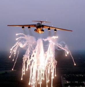 C-141在发射红外诱饵弹